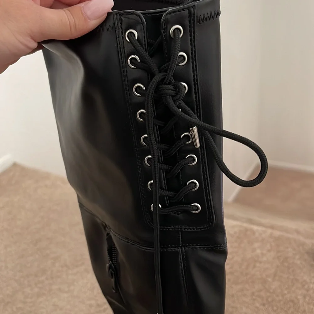 Over the Knee black boots - Picture 3 of 7